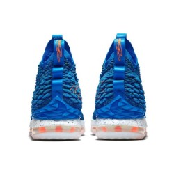 Nike LeBron 15 - Traction Exceptionnelle Tous Types de Parquet