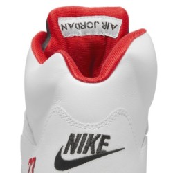 Air Jordan 5 Retro 'Diamond' - Édition Luxueuse aux Détails Précieux